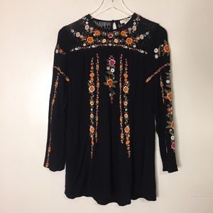 Umgee Black Flower Embroidered Dress. Small $35